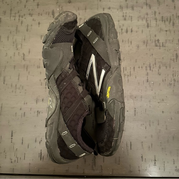 New Balance Minimus Men’s Black Trail Shoes - Picture 3 of 7